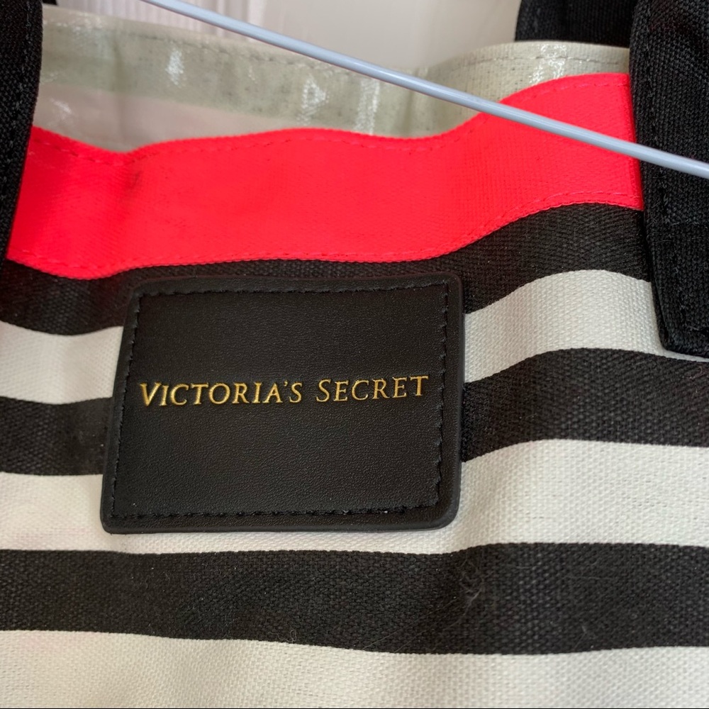 Large Victoria’s Secret bag - Picture 3 of 6
